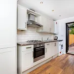 London Single Refurbished Bedroom