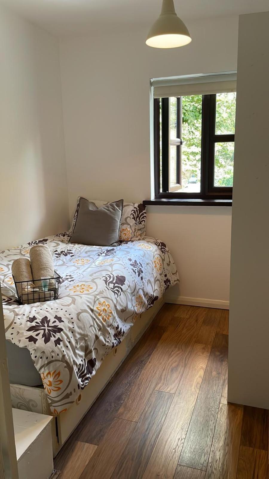 Single Refurbished Bedroom Affittacamere