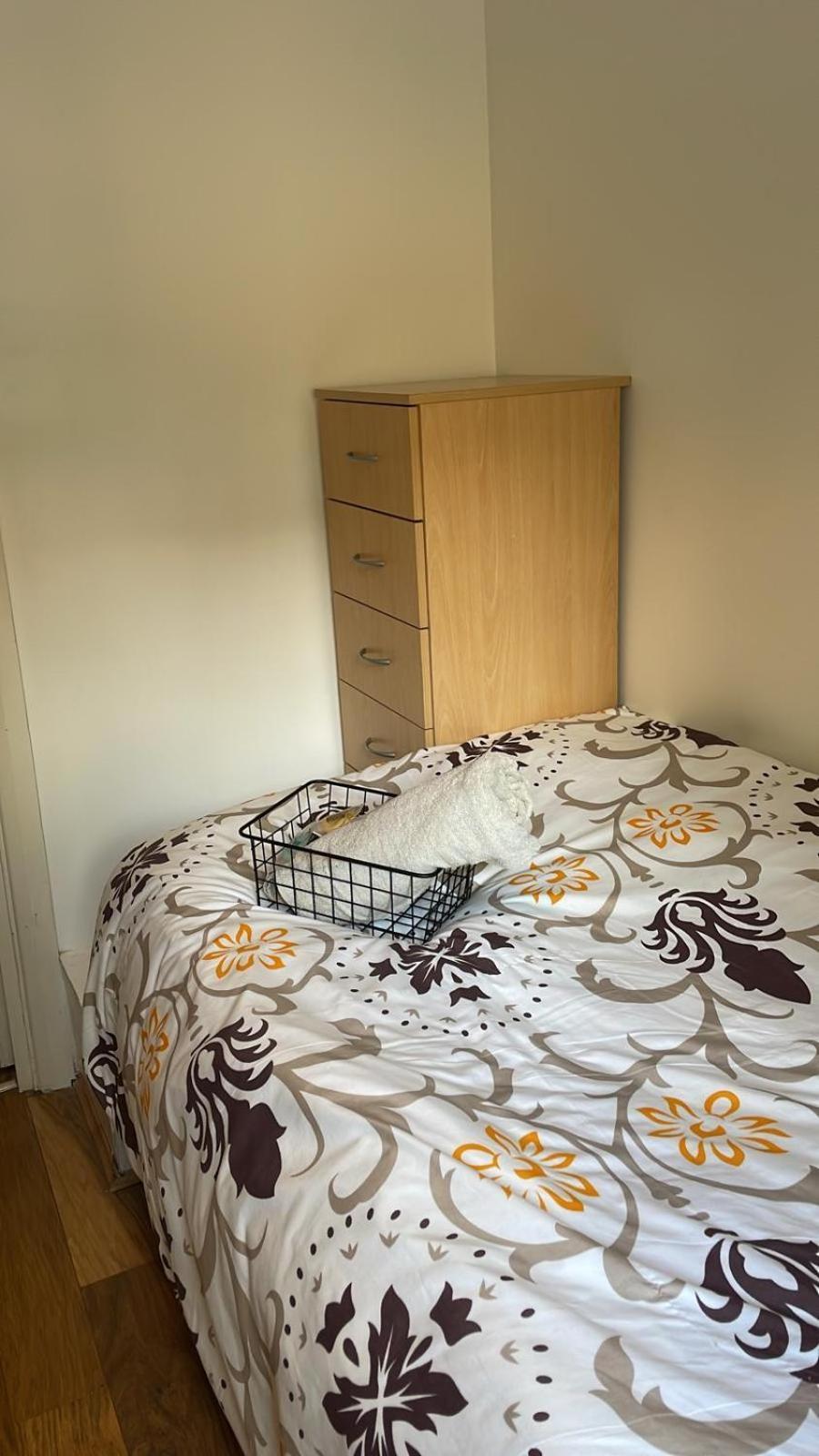 Affittacamere Single Refurbished Bedroom